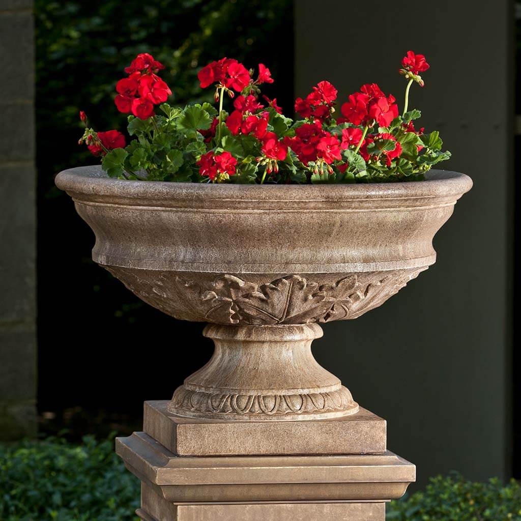 Cast stone planters coachhouse urn planter