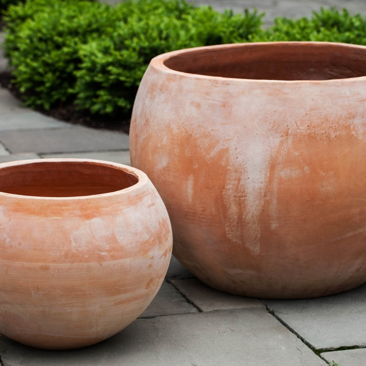 Campania international paseo bowl planters showing rustic bowl planters for outdoor garden planting