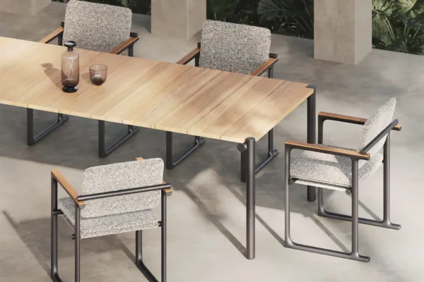 Vondom-Tulum-Dining-Table-Detail Tulum collection outdoor dining table with teak slats and aluminum frame paired with upholstered dining chairs