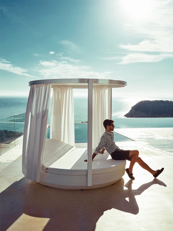 Vondom-Vela-Round-Daybed-with-Backrest-Detail-02 Vondom vela round daybed with backrest detail 02
