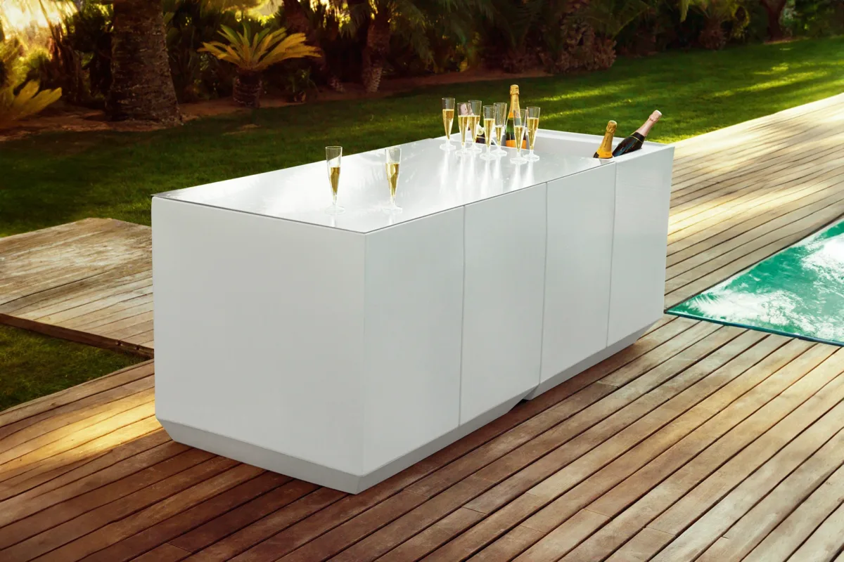 Vondom-Vela-counter-bar-detail Vondom vela counter bar detail
