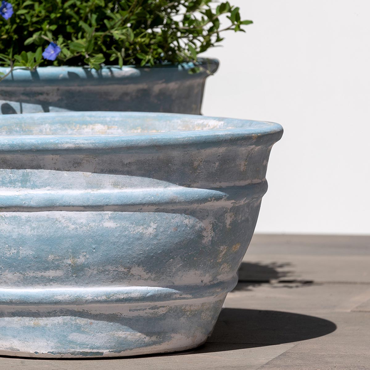 Mera planter detail (terra cotta in murano celeste)