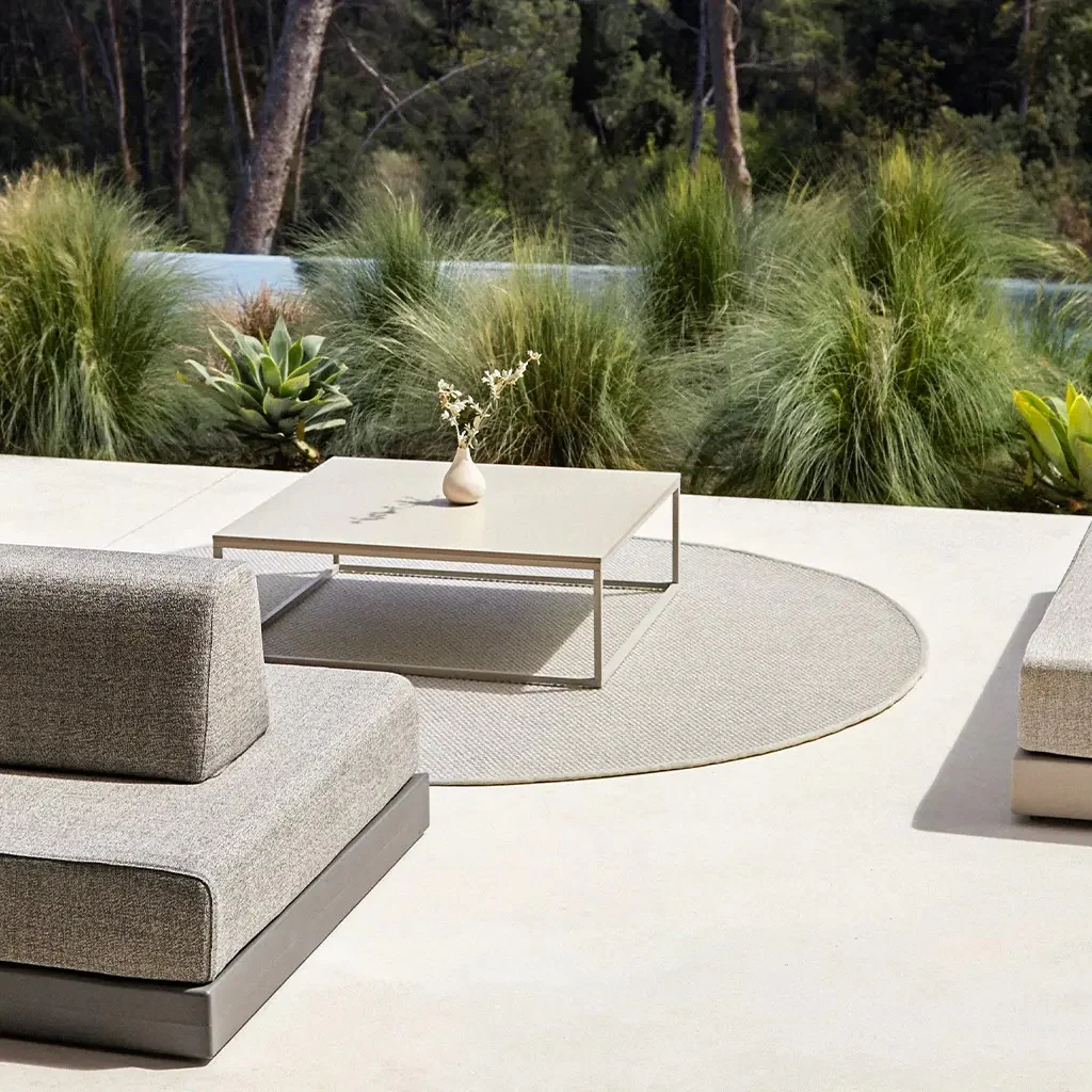 Vondom eras round outdoor rug view add07